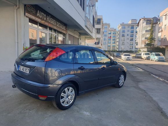 Sahibinden Ford Focus 1.6 Ghia 2004 Model