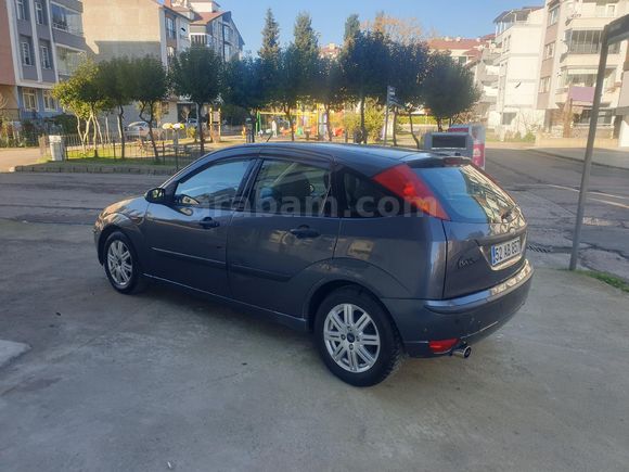 Sahibinden Ford Focus 1.6 Ghia 2004 Model