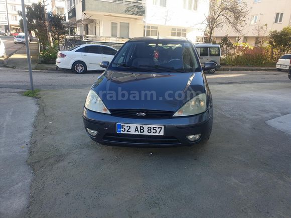 Sahibinden Ford Focus 1.6 Ghia 2004 Model