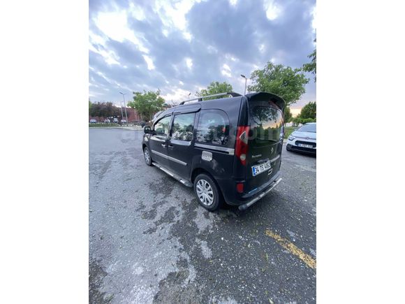 Sahibinden Renault Kangoo Multix 1.5 dCi Authentique 2011 Model 
