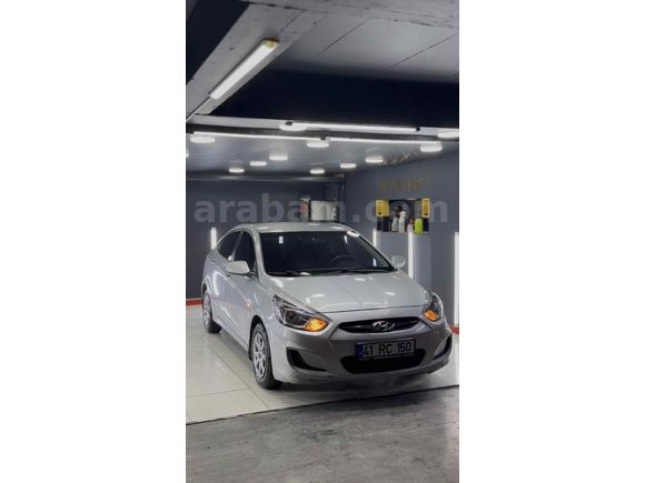 Sahibinden Hyundai Accent Blue 1.6 CRDI Biz 2013 Model 