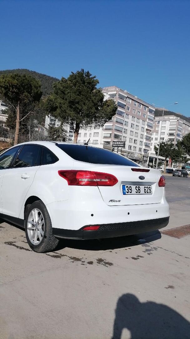Sahibinden Ford Focus 1.6 TDCi Trend X 2015 Model Kahramanmaraş 196.000 km Beyaz 3