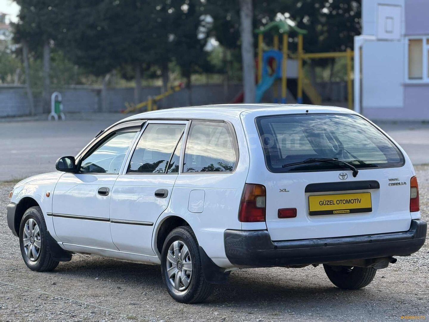 Galeriden Toyota Corolla 1.3 XL 1998 Model Antalya 353.181 km Beyaz 4