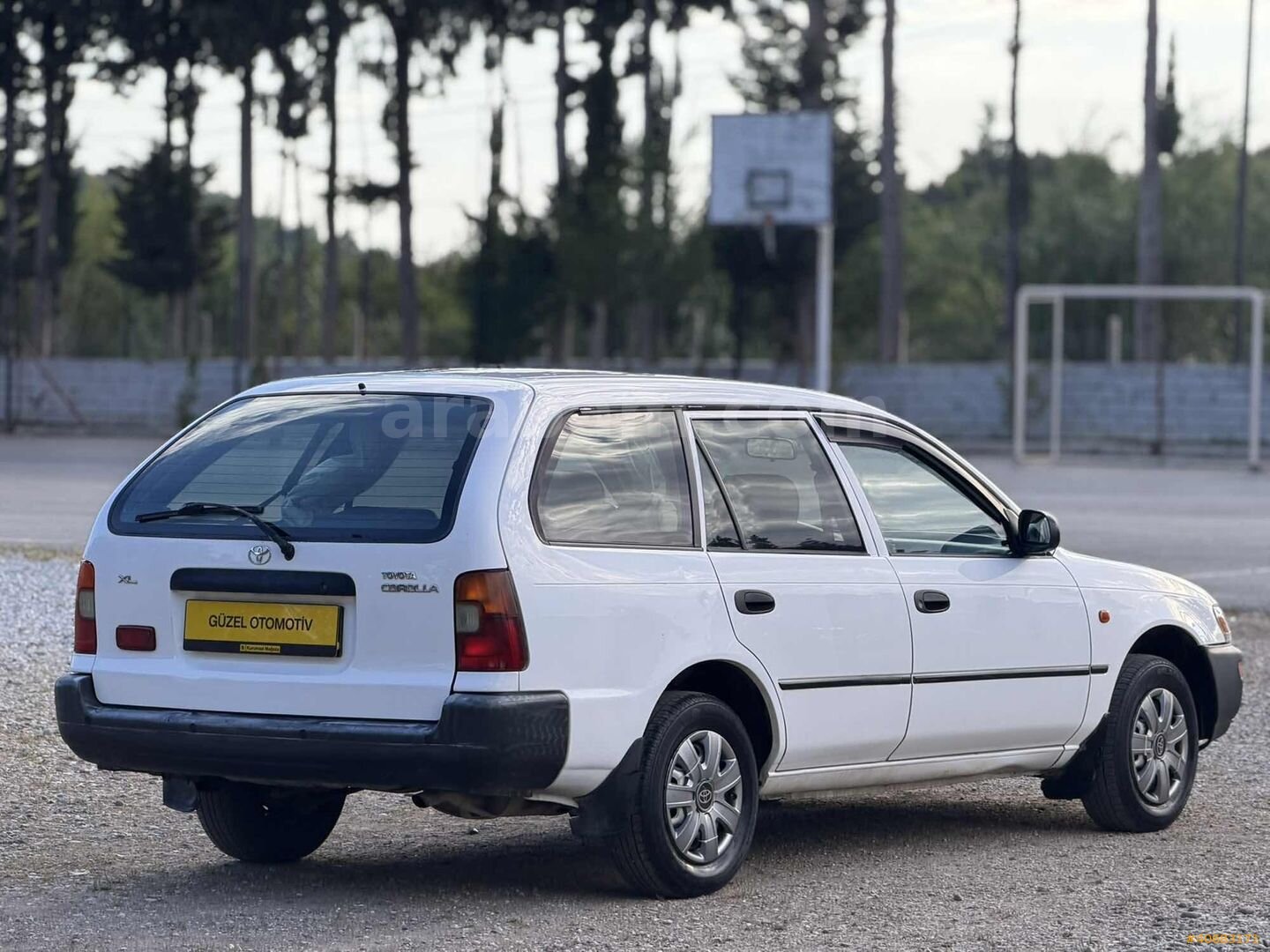 Galeriden Toyota Corolla 1.3 XL 1998 Model Antalya 353.181 km Beyaz 6