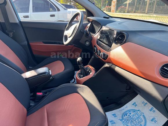 Sahibinden Hyundai i10 1.0 D-CVVT Style 2014 Model 