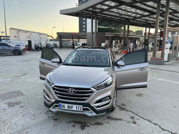 BOYASIZ DEĞİŞENSİZ 2018 MODEL 4 KOLTUK ISITMA FULL TUCSON 