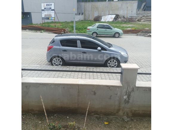 Sahibinden Opel Corsa 1.2 Twinport Essentia 2010 Model  112.000 km Gri (Gümüş)