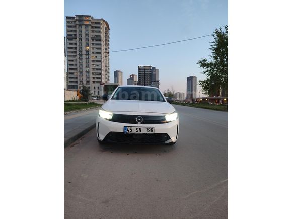 Sahibinden Opel Corsa 1.2 T Edition 2024 Model  32.000 km Beyaz