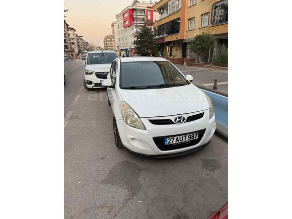 Sahibinden Hyundai i20 1.2 MPI Team 2010 Model 