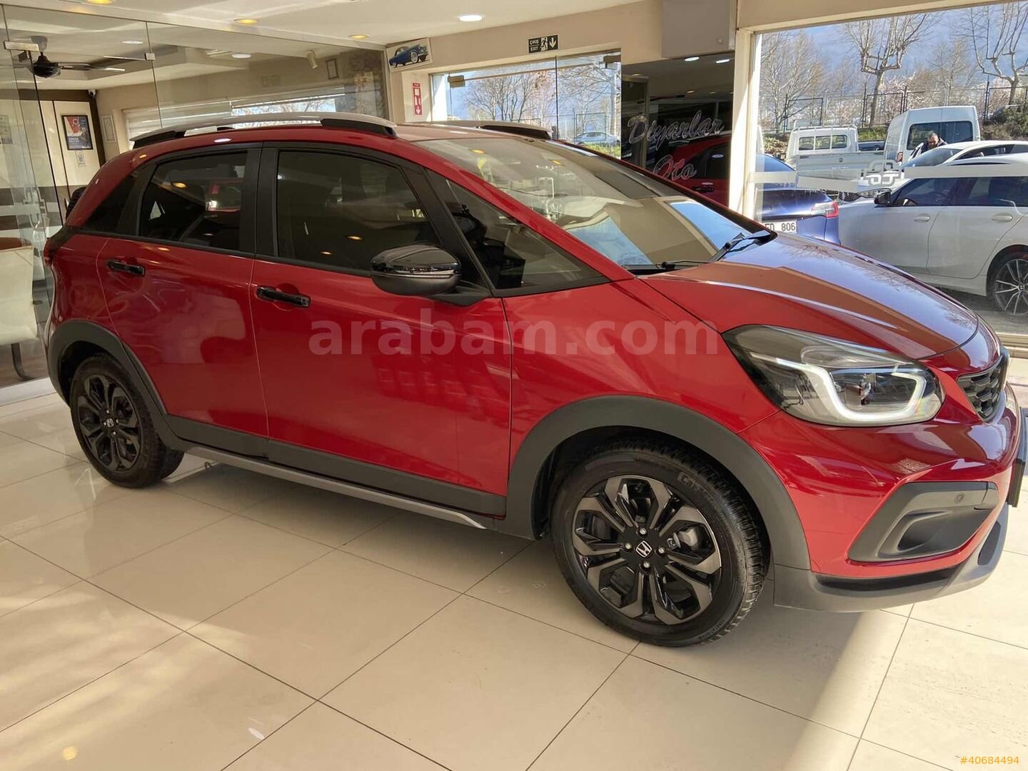 Galeriden Honda Jazz 1.5 HEV Crosstar 2025 Model Bursa 9.000 km Kırmızı 3