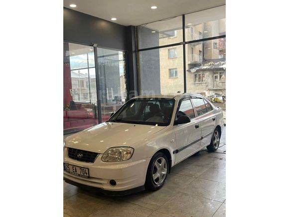 Sahibinden Hyundai Accent 1.5 CRDi Admire 2006 Model  216.000 km Beyaz