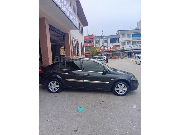 Sahibinden Renault Megane 1.5 dCi Dynamique 2006 Model  365.000 km Siyah