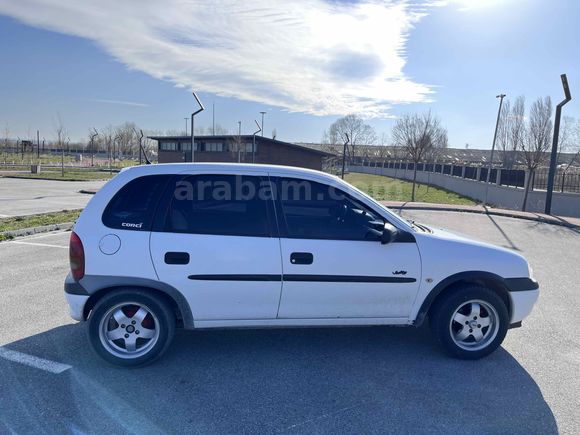 3. SAHİBİNDEN DÜŞÜK KM CORSA 1.4