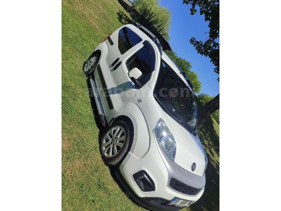 Sahibinden Fiat Fiorino Combi otomobil ruhsatli  düşük k.m 89.000 k.m 1.3 Multijet Emotion 2017 Model