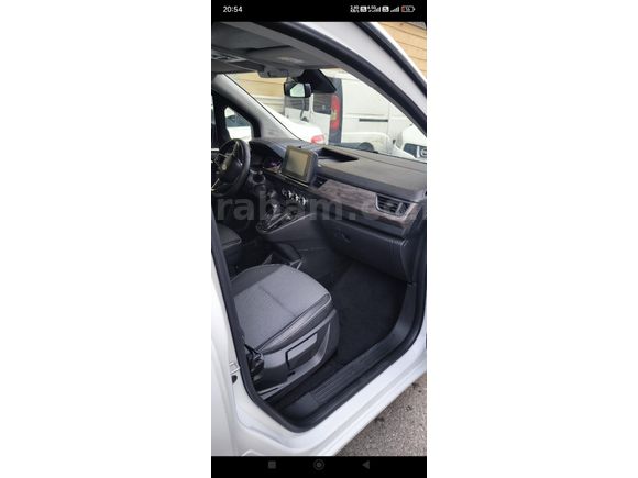 Sahibinden Renault Kangoo Multix 1.5 BluedCi Iconic 2025 Model