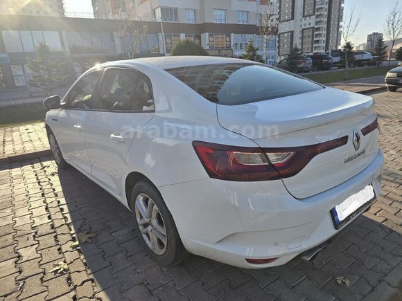 2020 Tramersiz Dizel Megan 4 Tesla ekran