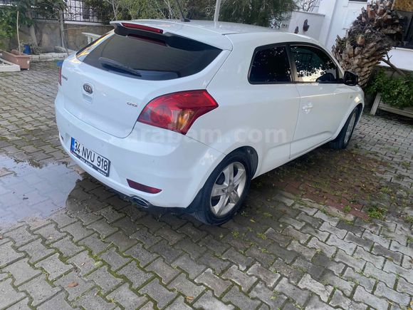 Sahibinden Kia Ceed 1.6 CRDi Cool 2011 Model  327.000 km Beyaz