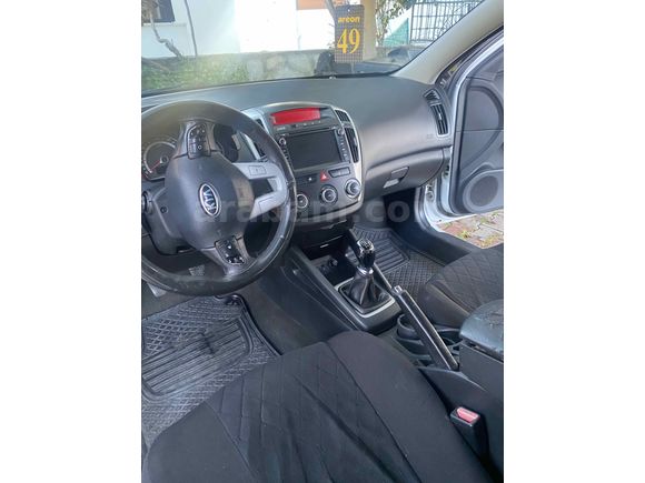 Sahibinden Kia Ceed 1.6 CRDi Cool 2011 Model  327.000 km Beyaz