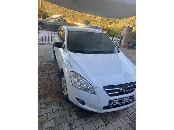 Sahibinden Kia Ceed 1.6 CRDi Cool 2011 Model  327.000 km Beyaz