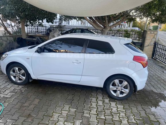 Sahibinden Kia Ceed 1.6 CRDi Cool 2011 Model  327.000 km Beyaz