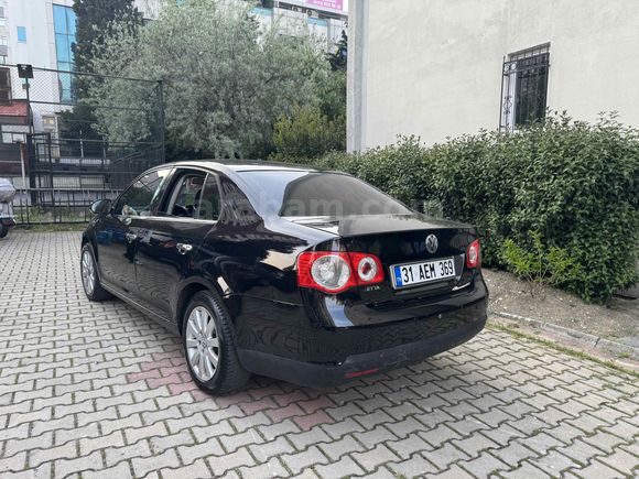 Sahibinden Volkswagen Jetta 1.6 TDi Primeline 2010 Model 