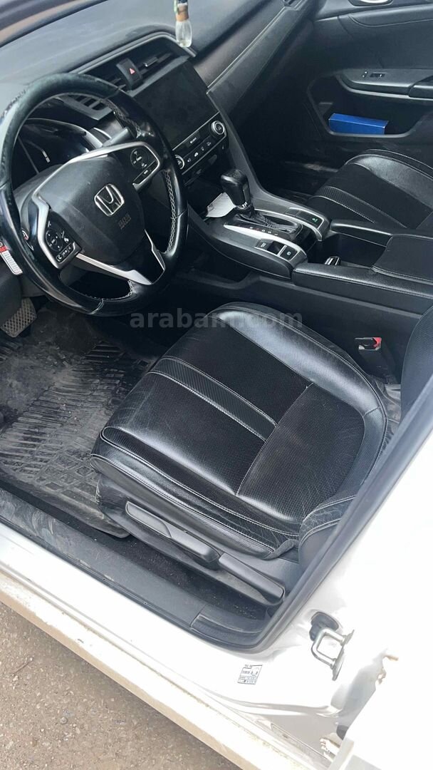 Sahibinden Honda Civic 1.6i VTEC Eco Executive 2018 Model Kahramanmaraş 127.000 km Beyaz 7