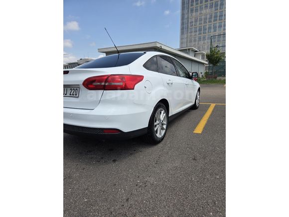 Sahibinden Ford Focus 1.6 Ti-VCT Trend X 2015 Model İstanbul 140.000 km Beyaz