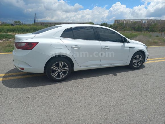 Galeriden Renault Megane 1.3 TCe Touch 2023 Model Ankara