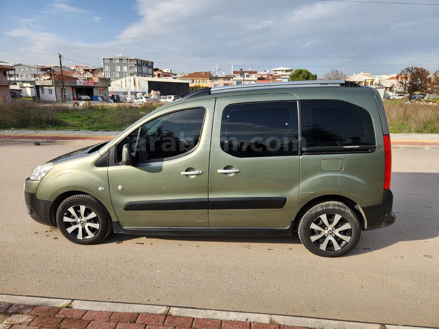 Sahibinden Peugeot Partner 1.6 HDI Outdoor 2011 Model Bursa 230.000 km Yeşil 2