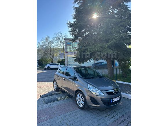 Temiz Aile Aracı Opel Corsa 1.2 Twinport Essentia Bakımlı