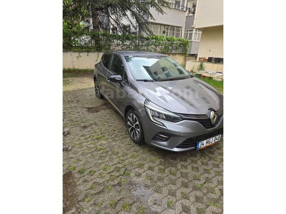 Sahibinden Renault Clio 1.0 TCe Icon 2023 Model 