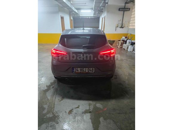 Sahibinden Renault Clio 1.0 TCe Icon 2023 Model 