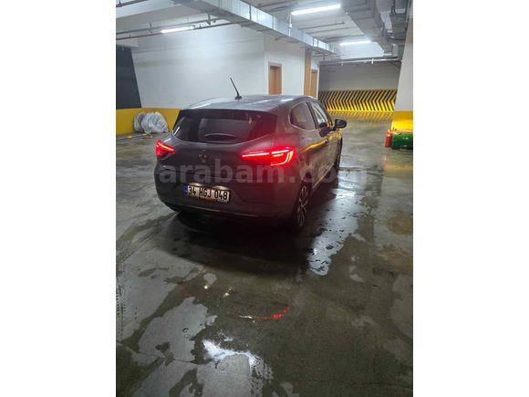 Sahibinden Renault Clio 1.0 TCe Icon 2023 Model 