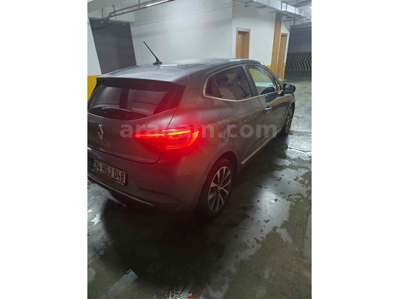 Sahibinden Renault Clio 1.0 TCe Icon 2023 Model 