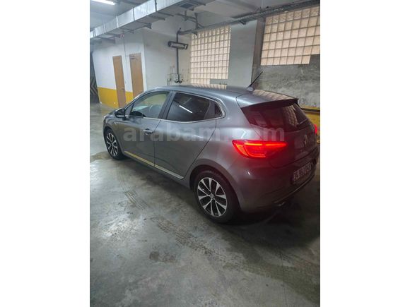 Sahibinden Renault Clio 1.0 TCe Icon 2023 Model 