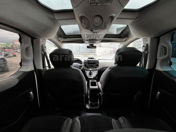 ÖZGÜVENDİ Motors'dan 2013 Euro5 Motor Cam Tavanlı Zenith