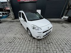 ÖZGÜVENDİ Motors'dan 2013 Euro5 Motor Cam Tavanlı Zenith