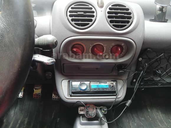 kırmızı gülüm 1998 model Twingo