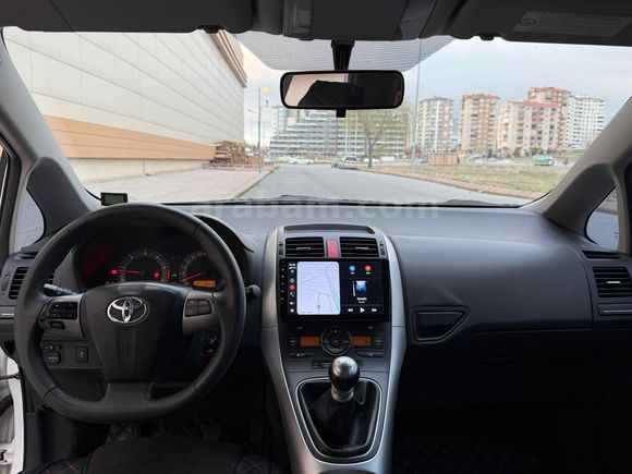Sahibinden Toyota Auris 1.4 D-4D Comfort Plus 2012 Model 