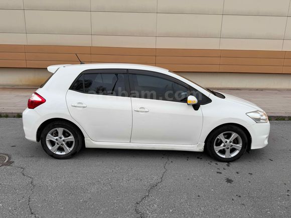 Sahibinden Toyota Auris 1.4 D-4D Comfort Plus 2012 Model 