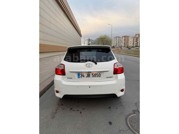 Sahibinden Toyota Auris 1.4 D-4D Comfort Plus 2012 Model 