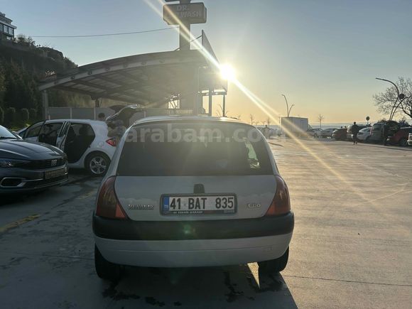 Sahibinden Renault Clio 1.6 RTE 2000 Model  314.000 km Gri