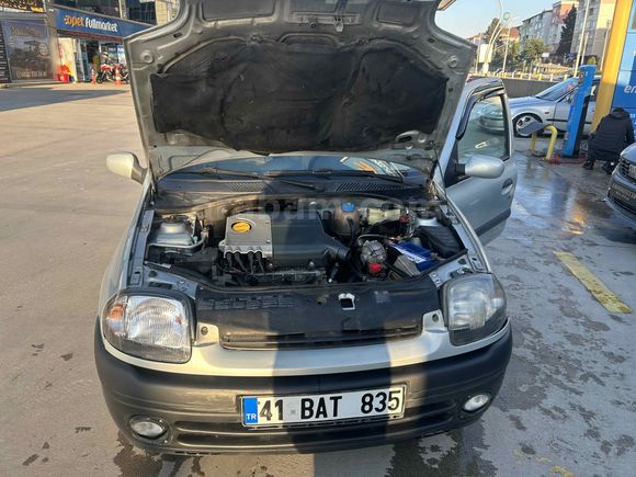 Sahibinden Renault Clio 1.6 RTE 2000 Model  314.000 km Gri