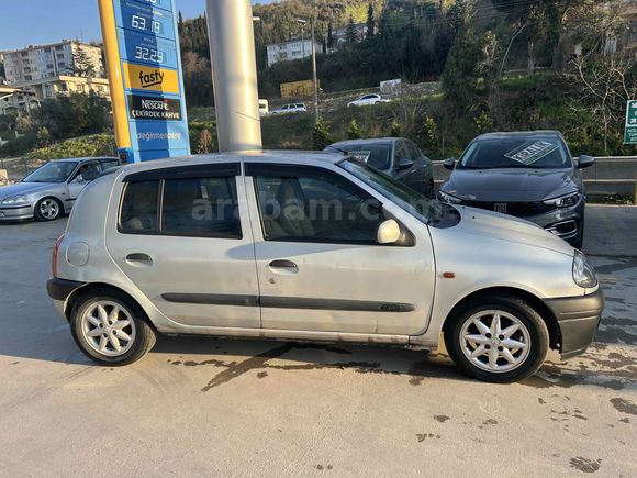 Sahibinden Renault Clio 1.6 RTE 2000 Model  314.000 km Gri