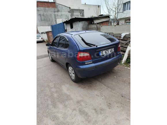 Sahibinden Renault Megane 1.4 Authentique 2002 Model  225.000 km Mavi