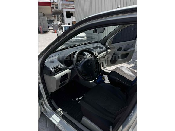 Sahibinden Renault Clio 1.4 Authentique 2004 Model 