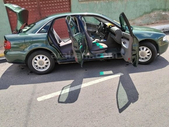 Sahibinden Audi A4 Sedan 1.6 2000 Model