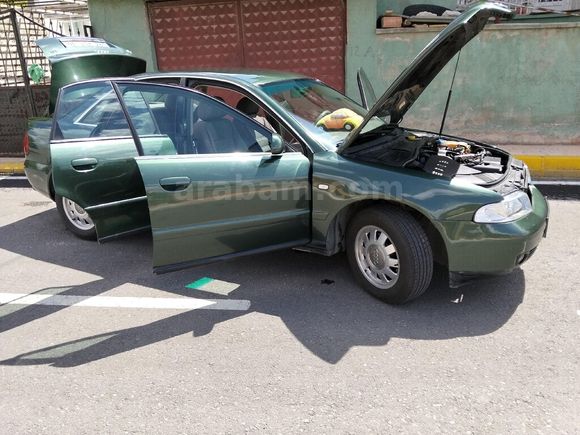 Sahibinden Audi A4 Sedan 1.6 2000 Model