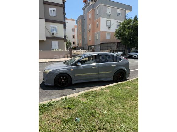  Ford Focus 1.6 Ghia 2005  220000km de