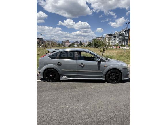  Ford Focus 1.6 Ghia 2005  220000km de